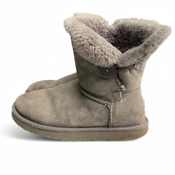 Gray Bailey Button Uggs - Picture 1 of 4